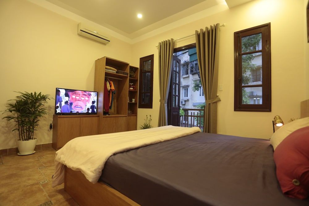 Hanoi Balcony Homestay Economy Double Room 4