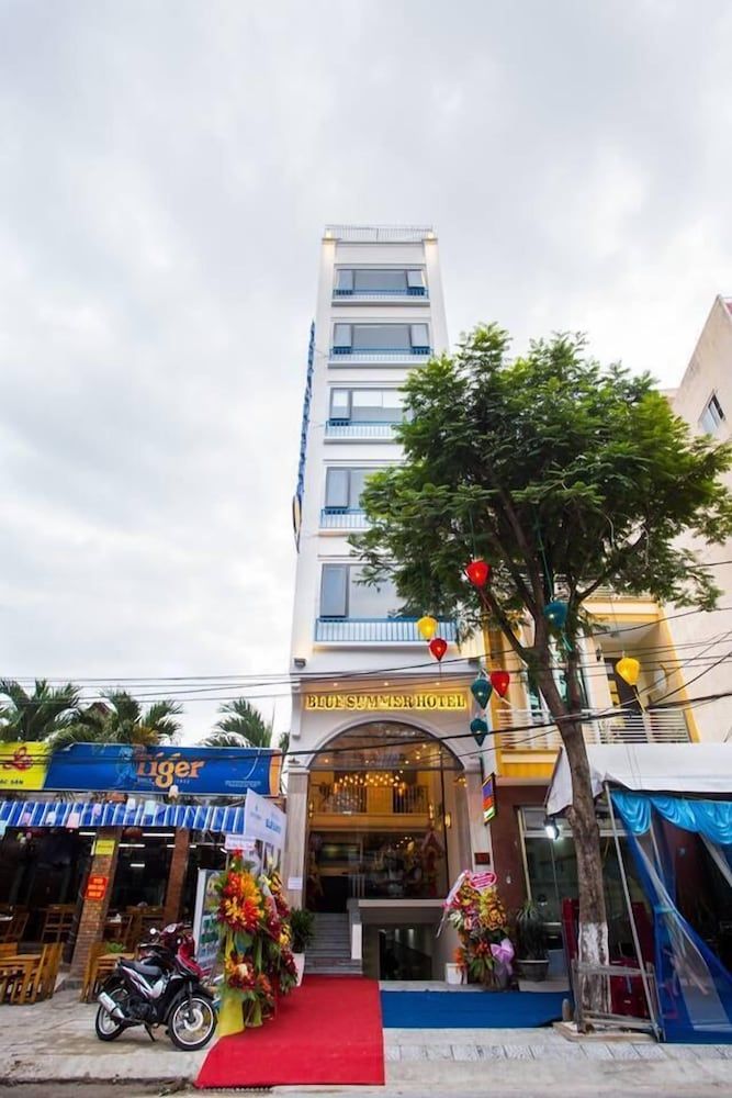 undefined Blue Summer Hotel 6