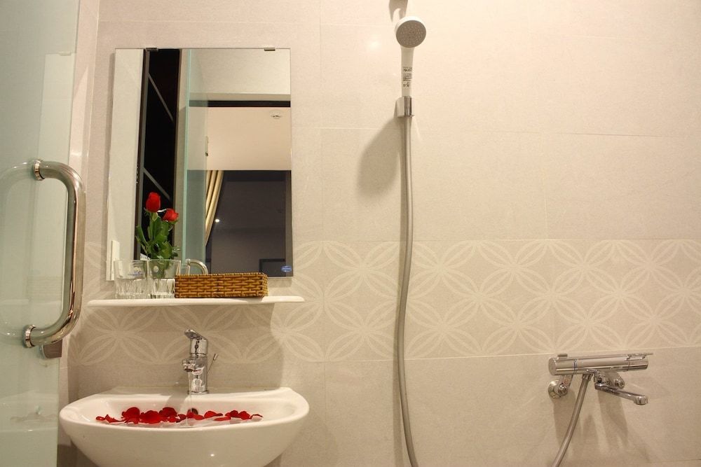 Blue Summer Hotel Deluxe Quadruple Room 12