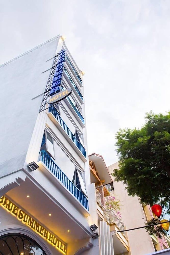 undefined Blue Summer Hotel 8