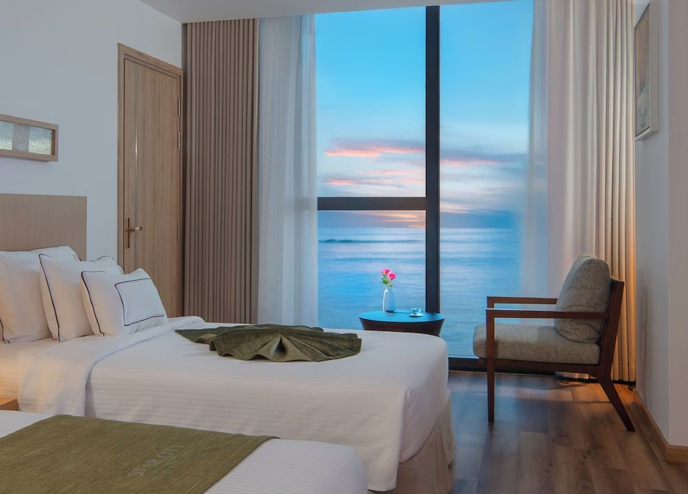 Premium Royal Beachfront Twin Room