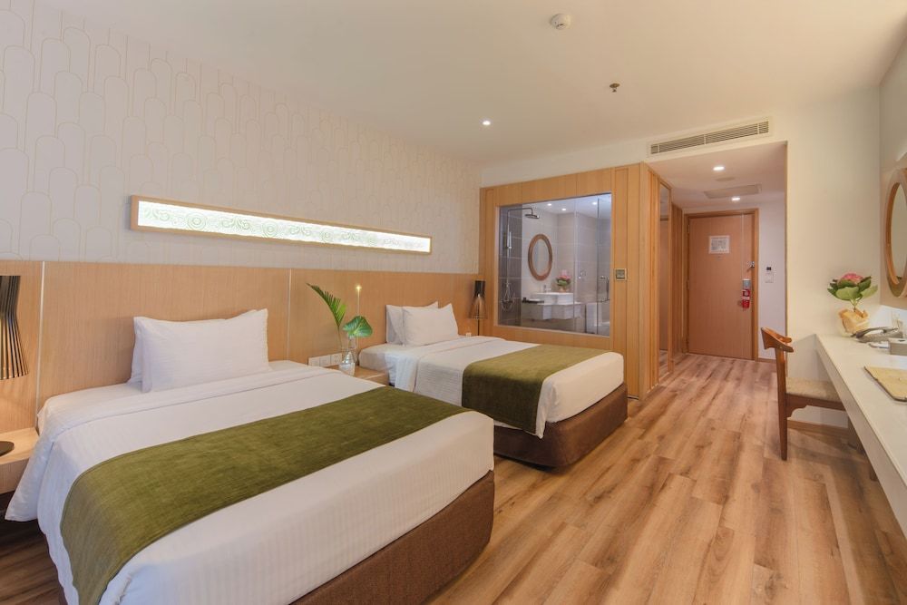 Superior Twin City View Room