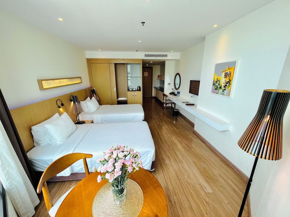 Deluxe Studio, 1 Bedroom, Partial Ocean View