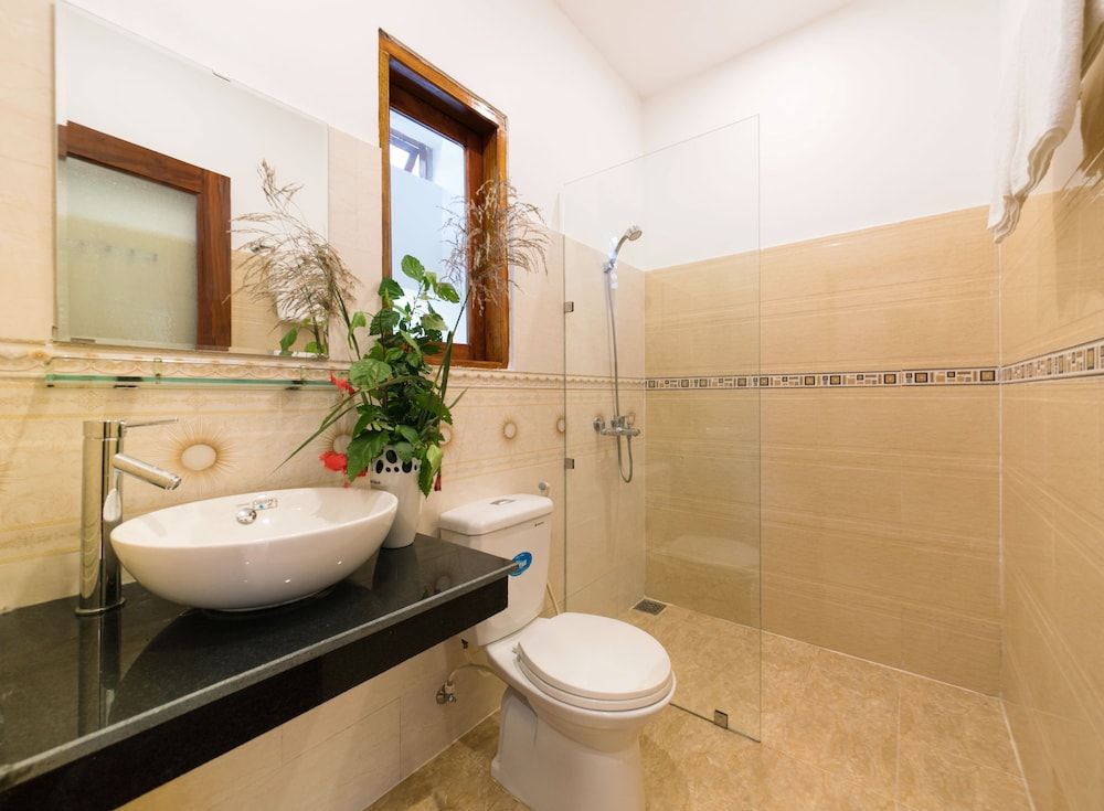 Family Room, 2 Bedrooms, Private Bathroom, Poolside