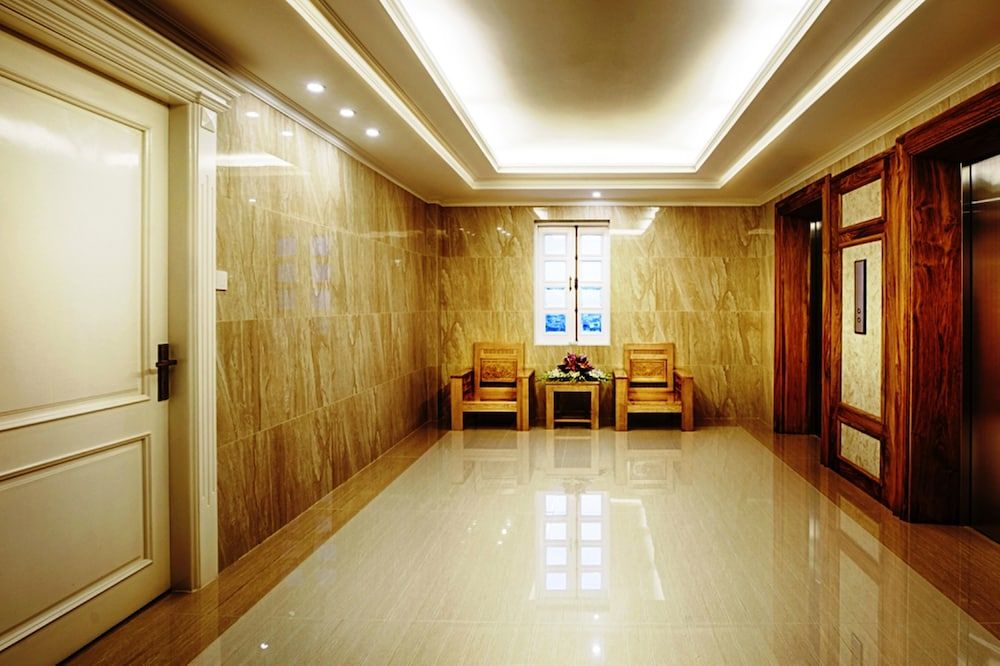 undefined Phuc Long Hotel 8