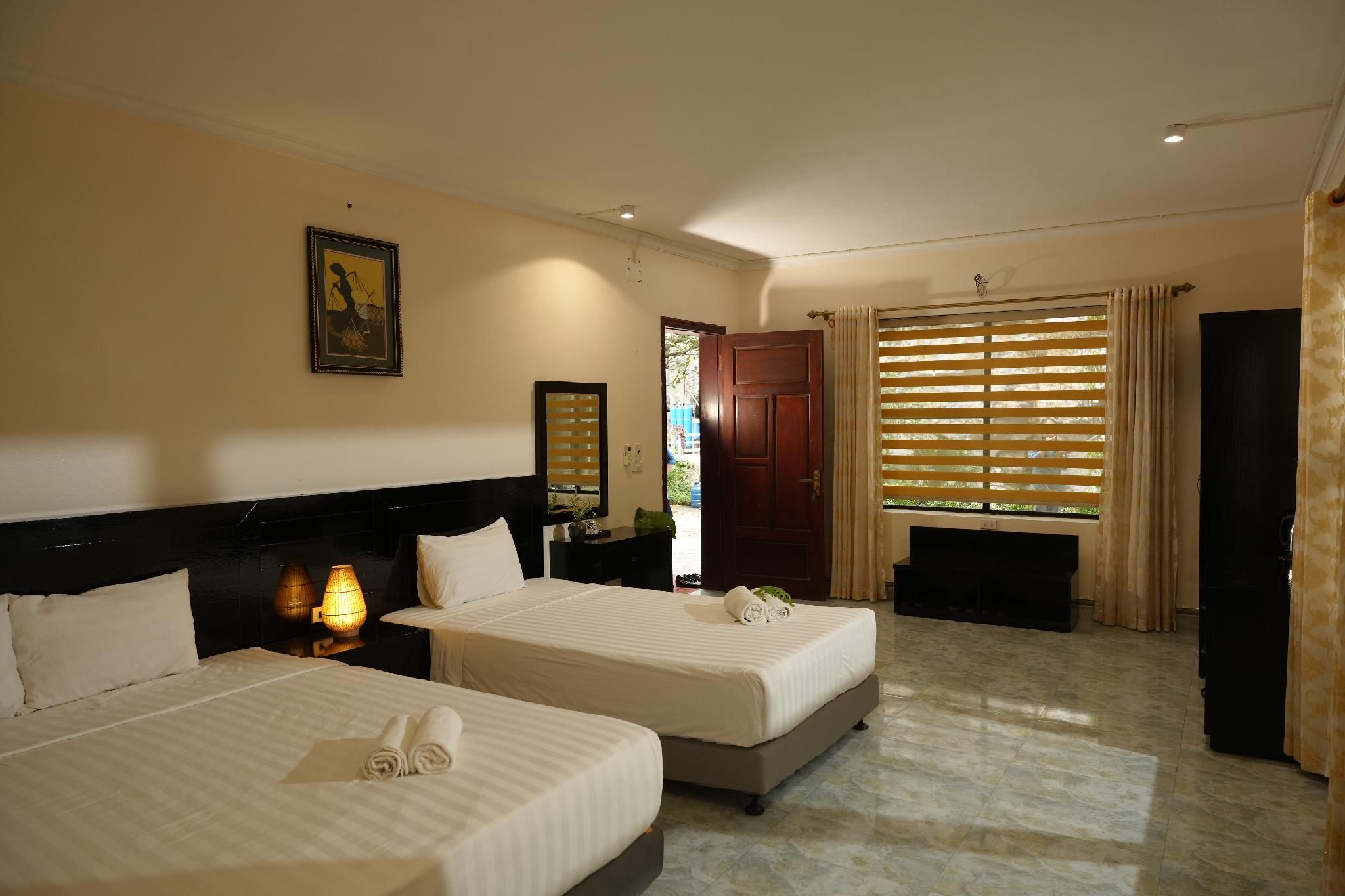 Garden Terrace Family Room