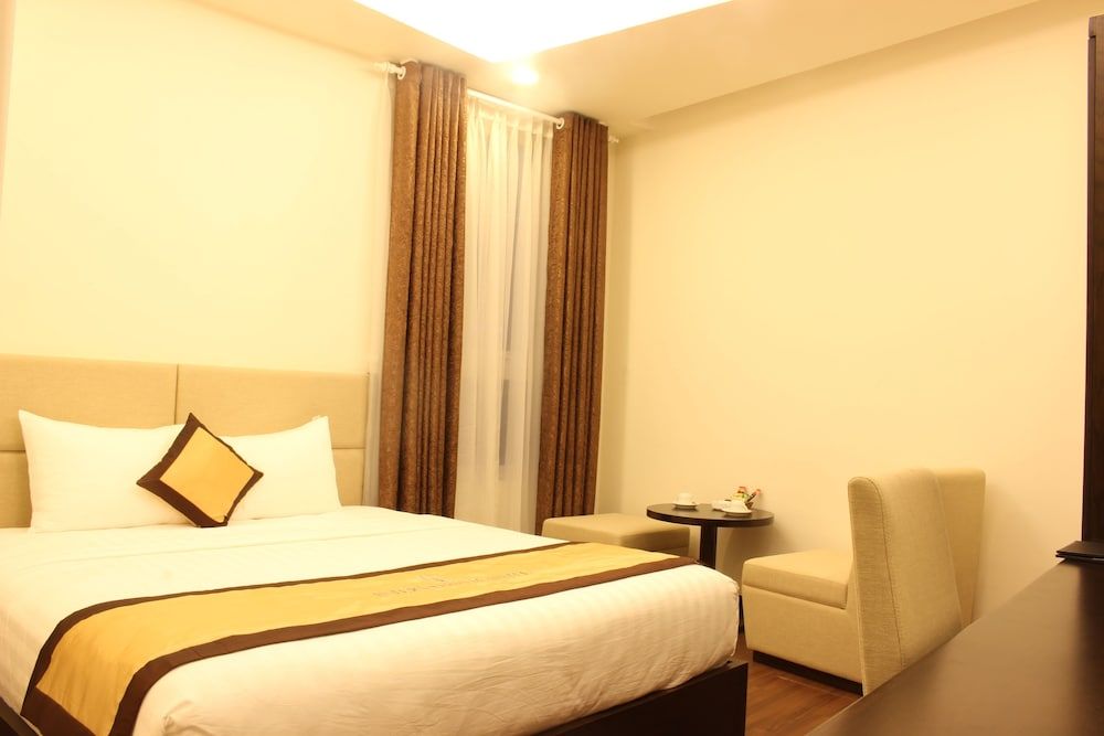 International Hotel Deluxe Room, City View 2
