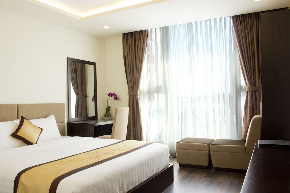 International Hotel Deluxe Room, City View