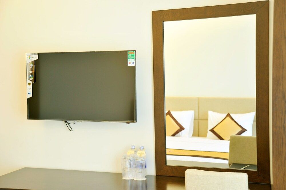 International Hotel Superior Room 13