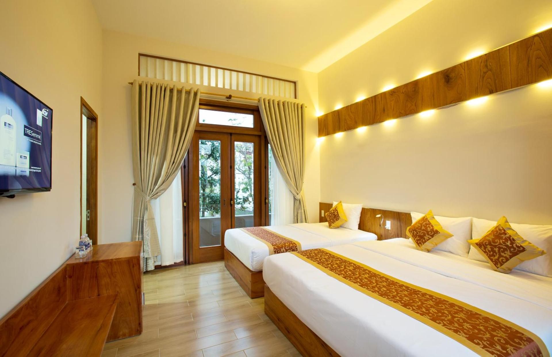 Deluxe Double or Twin Room with Garden View