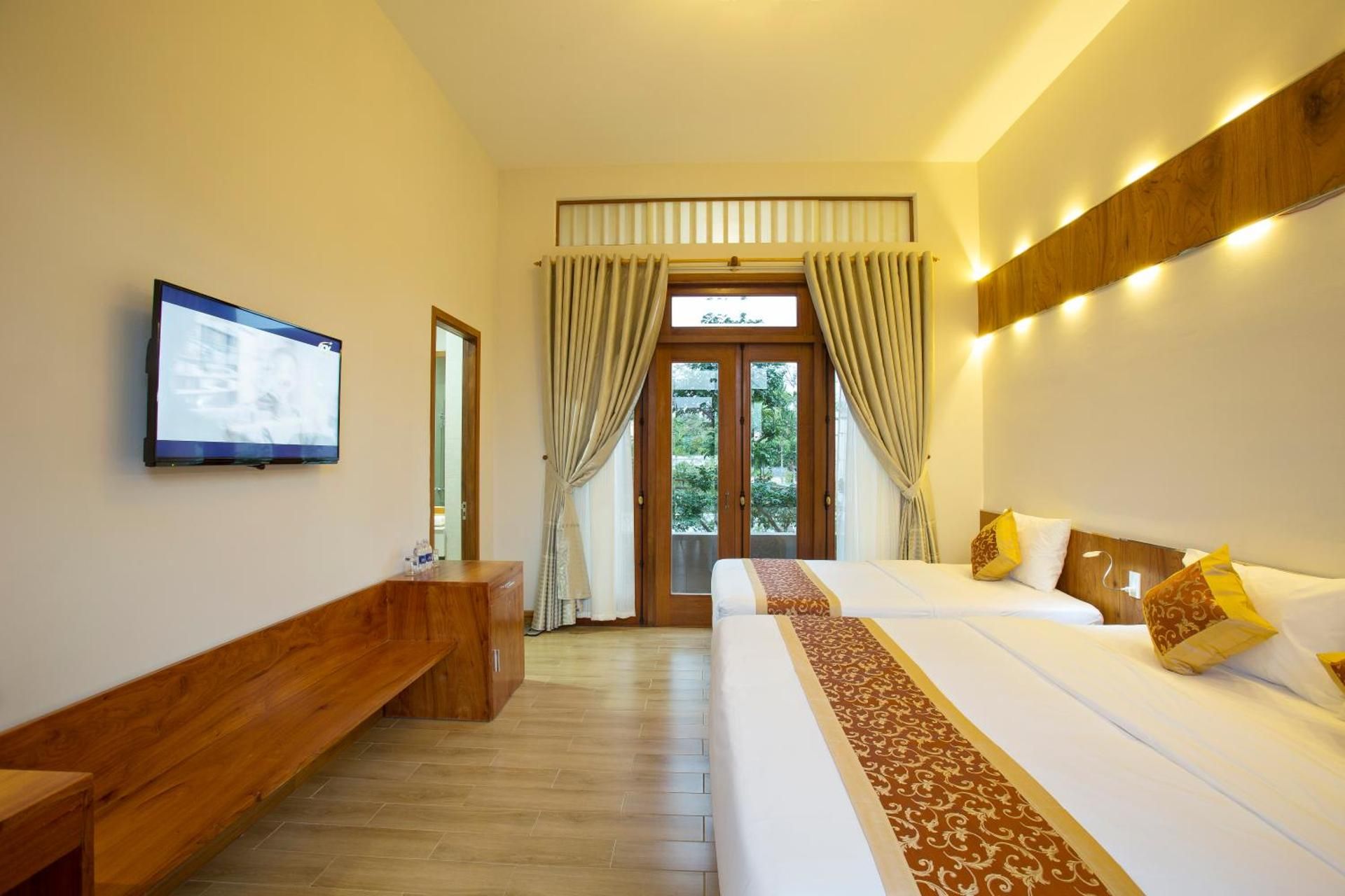 Deluxe Double or Twin Room with Garden View