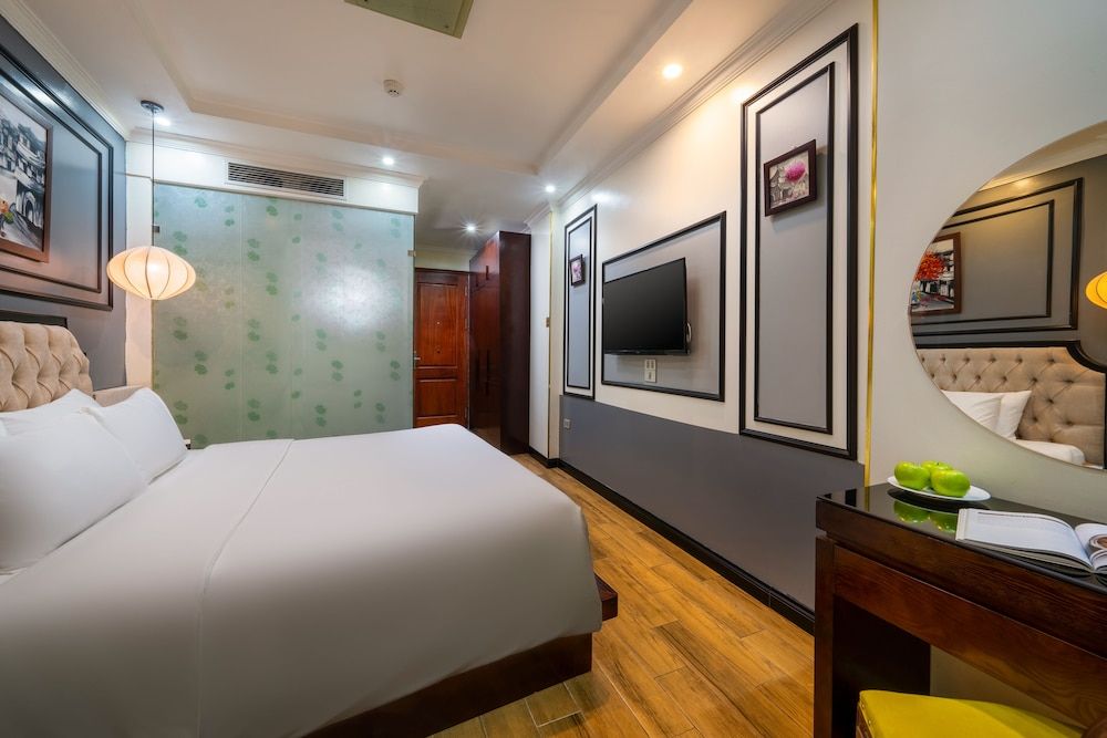 undefined Bella Premier Hotel & Rooftop Skybar 7