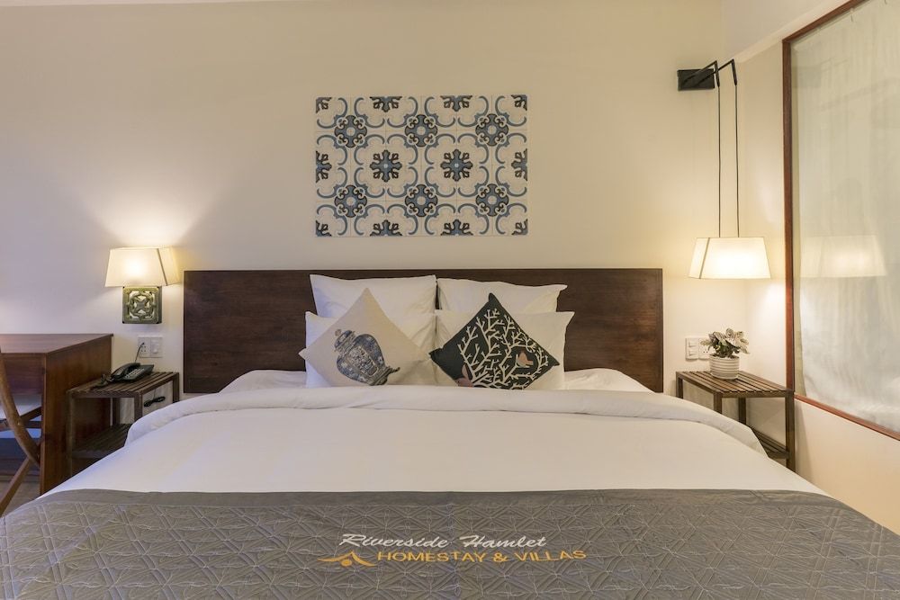 Deluxe Room, Bathtub, River View