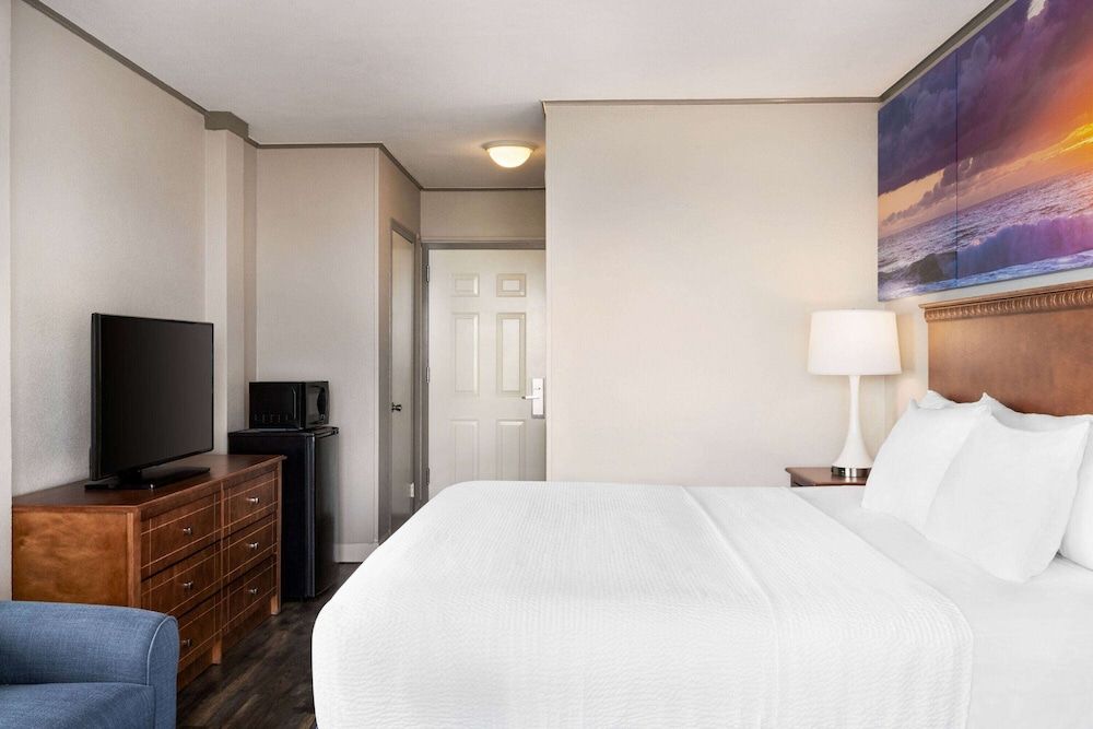 undefined Days Inn by Wyndham Ocean City Oceanfront 3