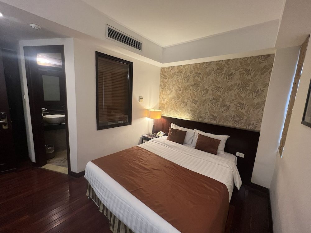 TK123 Hanoi Hotel Superior Double Room 5
