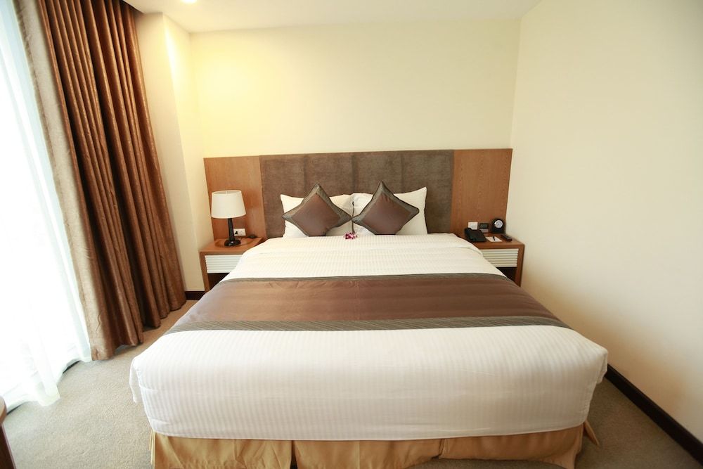 Muong Thanh Holiday Con Cuong