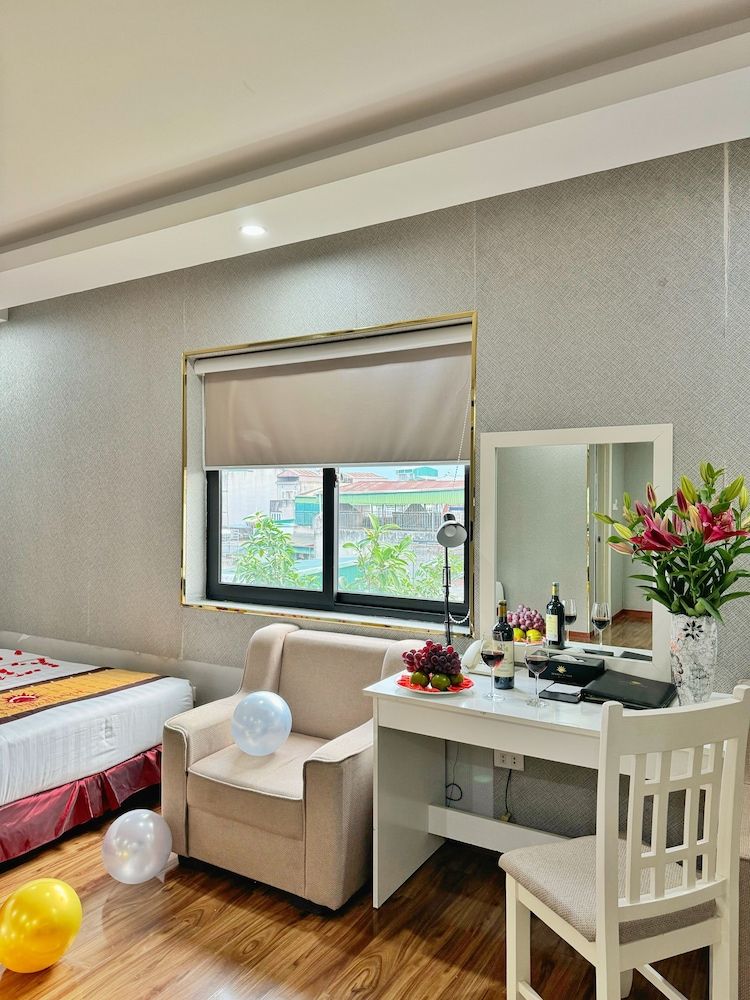 Sunrise Hanoi Hotel Deluxe Triple Room 13