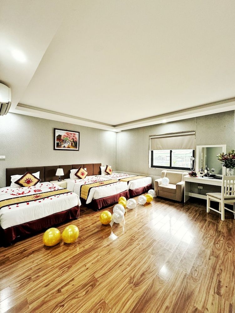 Sunrise Hanoi Hotel Deluxe Triple Room 3