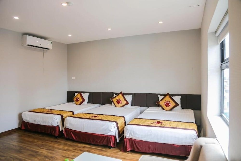 Sunrise Hanoi Hotel Deluxe Triple Room 10