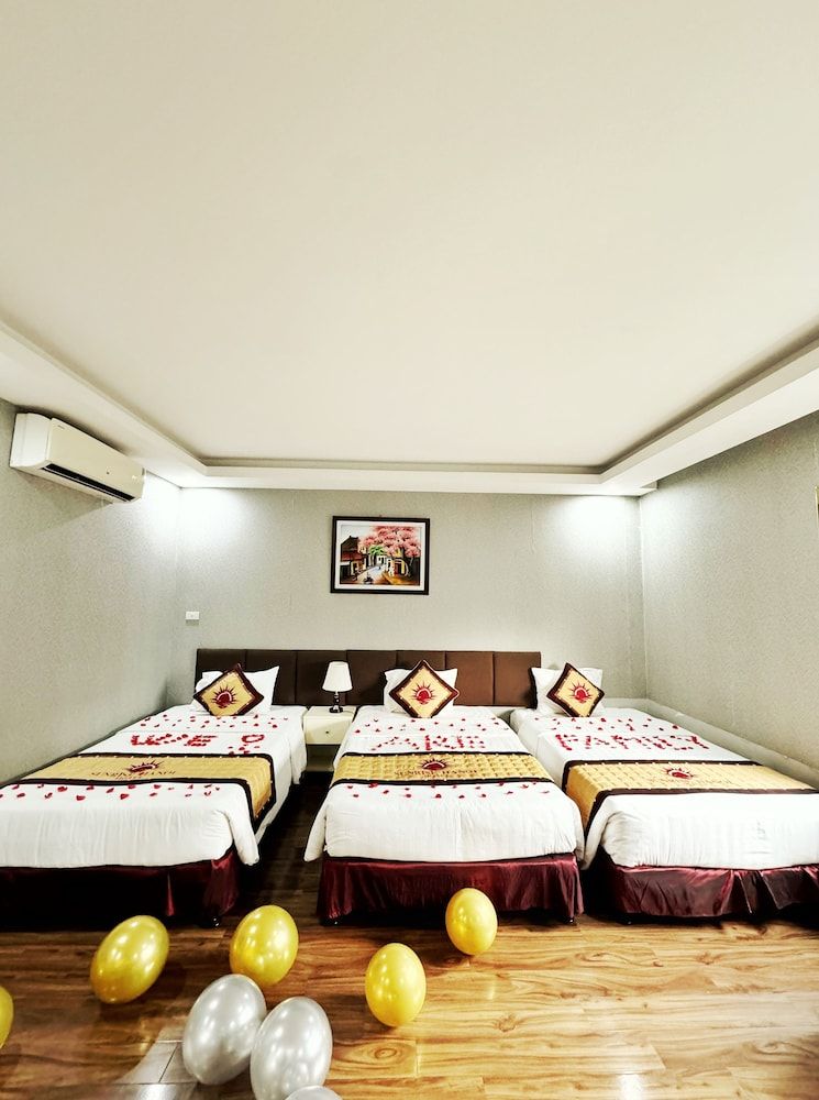 Sunrise Hanoi Hotel Deluxe Triple Room 8