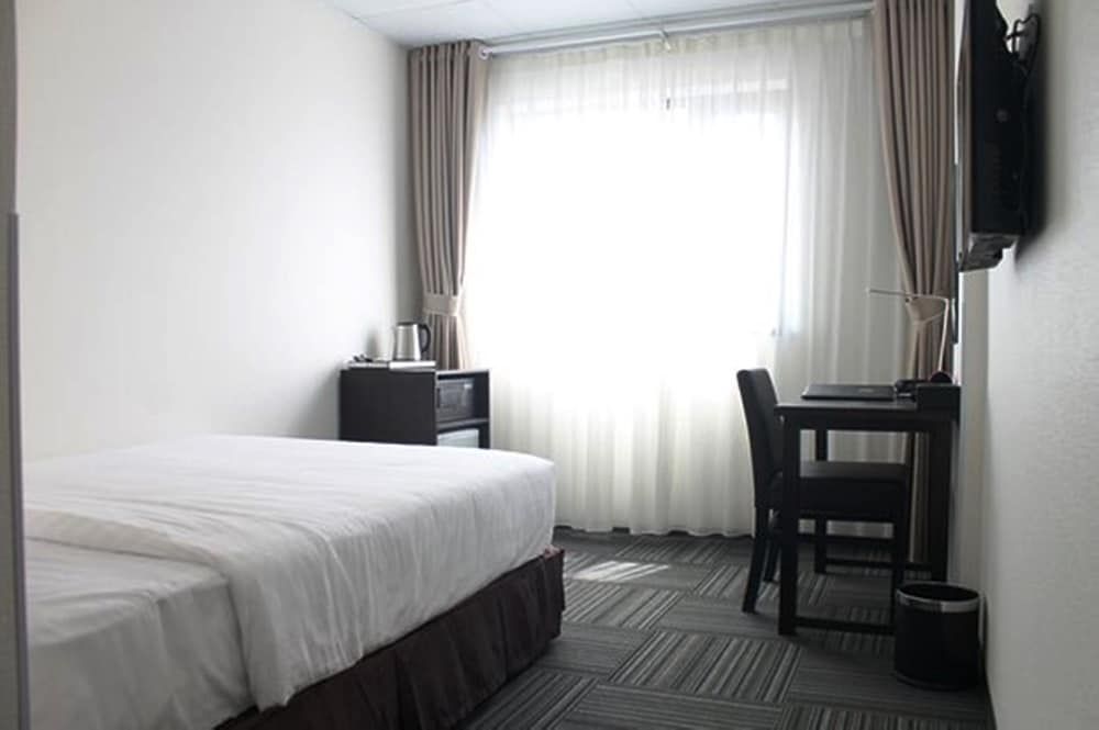 undefined Sakura Hotel 3