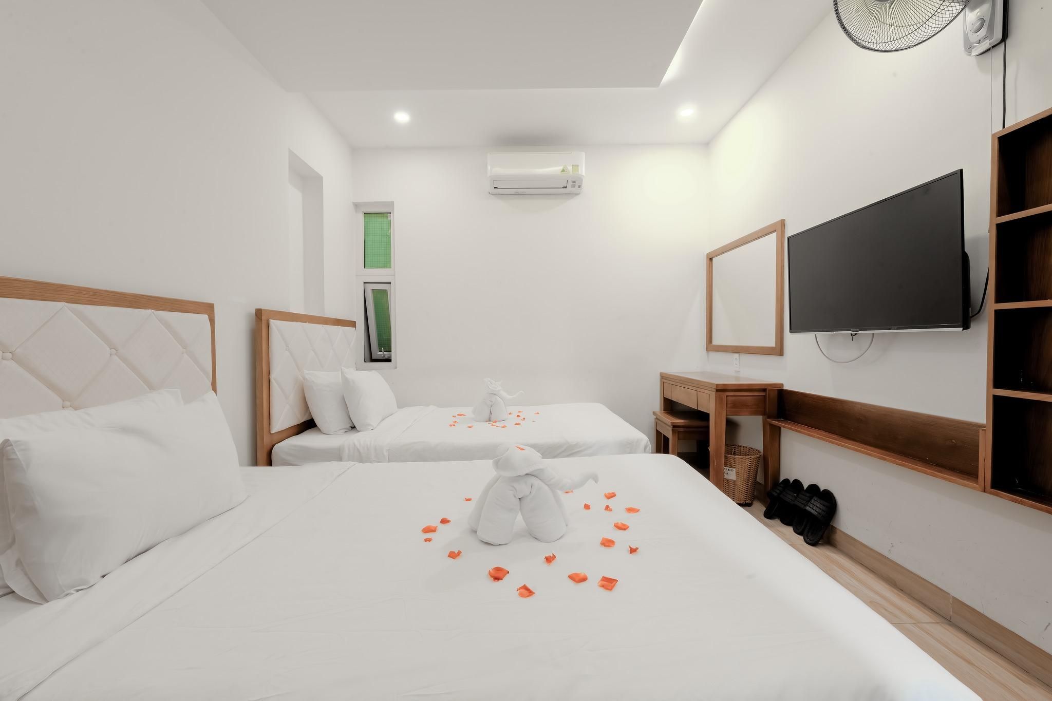 undefined Dana Sailing Hotel 3