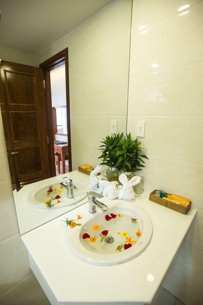 undefined Dana Sailing Hotel 9