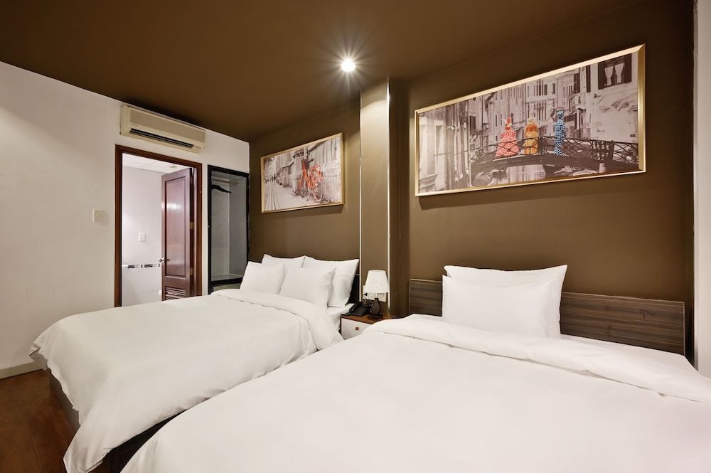 Premium Twin Room with complimentary daily snack