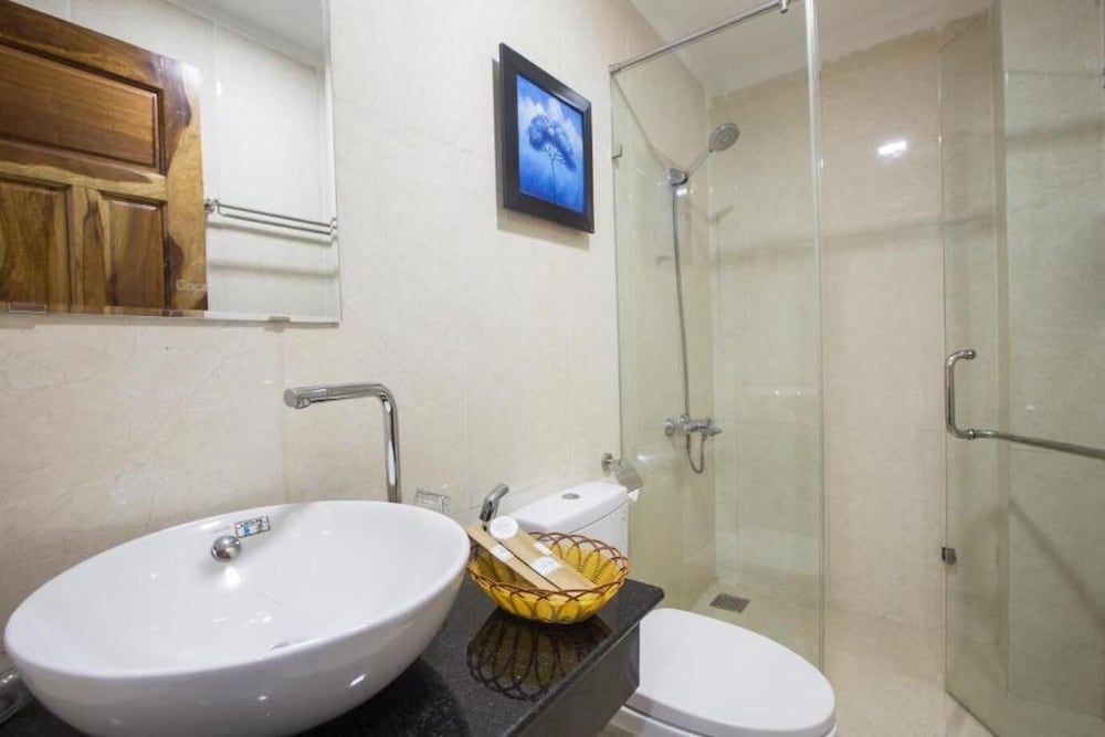 LIS Hotel Standard Room 8