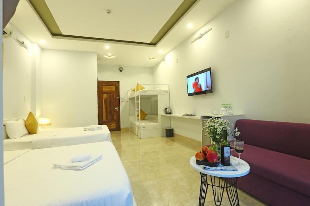 LIS Hotel Family Room 4