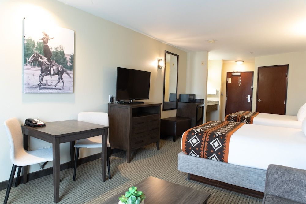 Oxford Suites Pendleton 2 Queen Suite 4