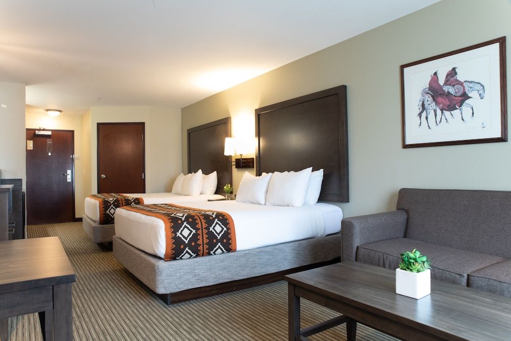 Oxford Suites Pendleton 2 Queen Suite 2