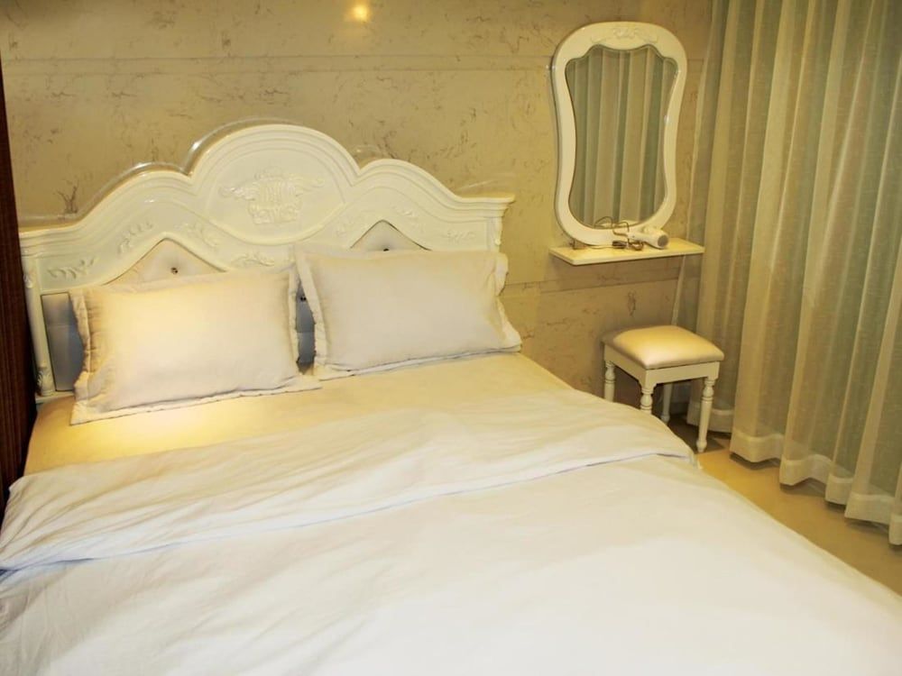 undefined Huy Hoang 2 2