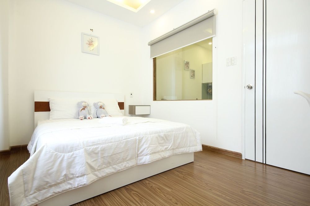 undefined Smiley Apartment 7 2