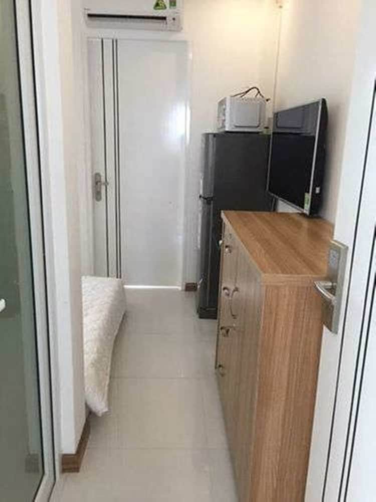 undefined Smiley Apartment 7 6