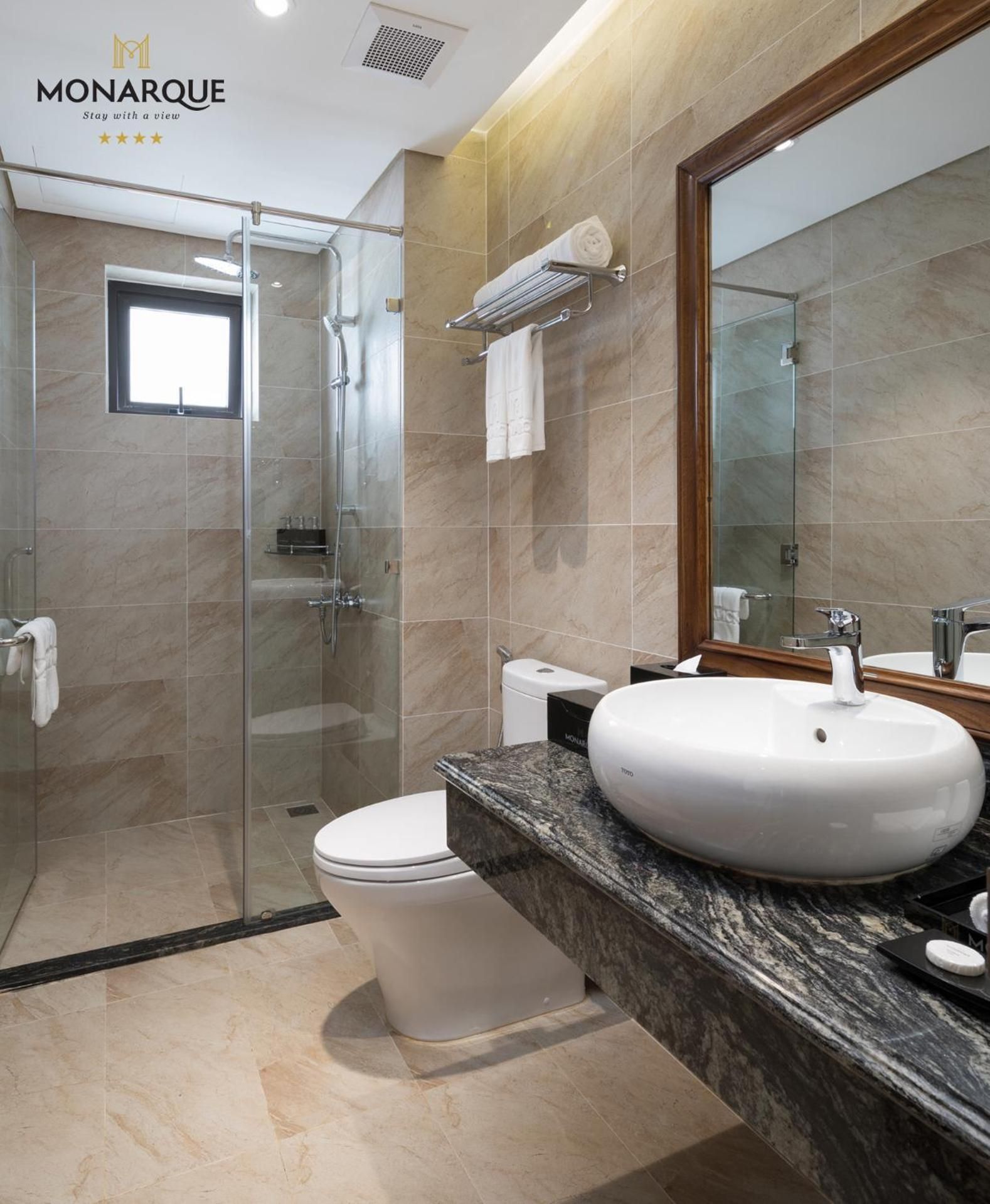 undefined Monarque Hotel Danang 4