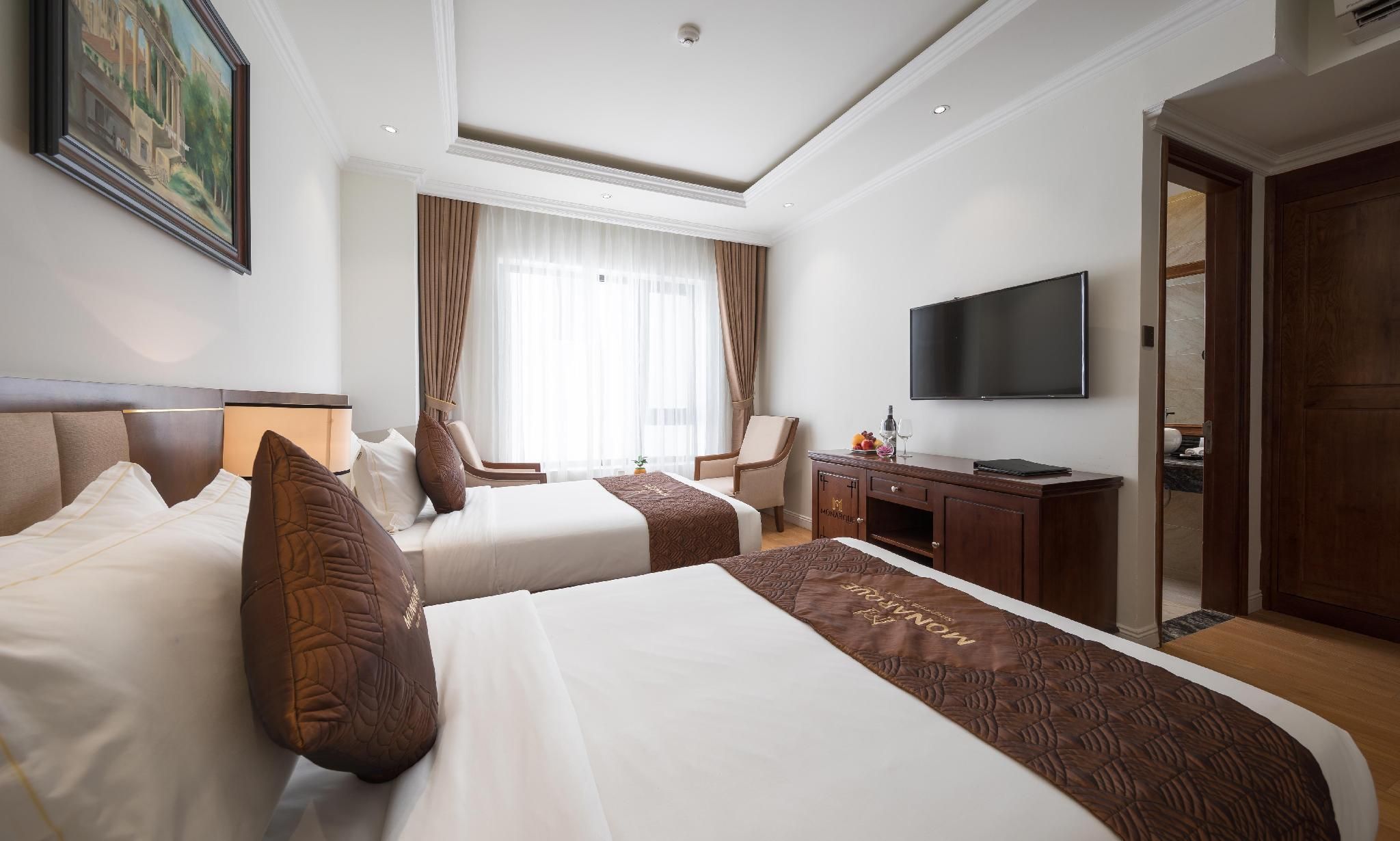 undefined Monarque Hotel Danang 2