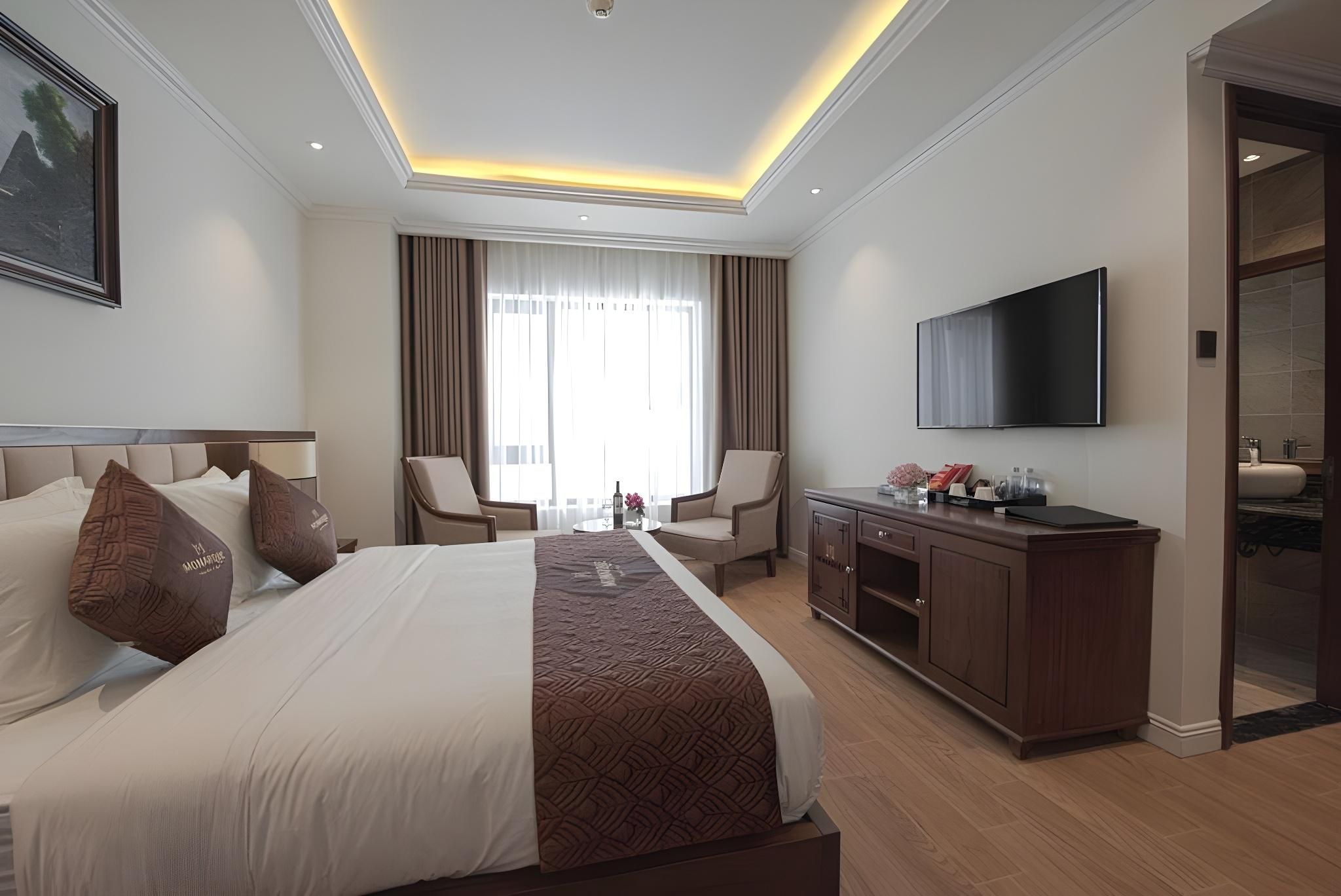 undefined Monarque Hotel Danang 6