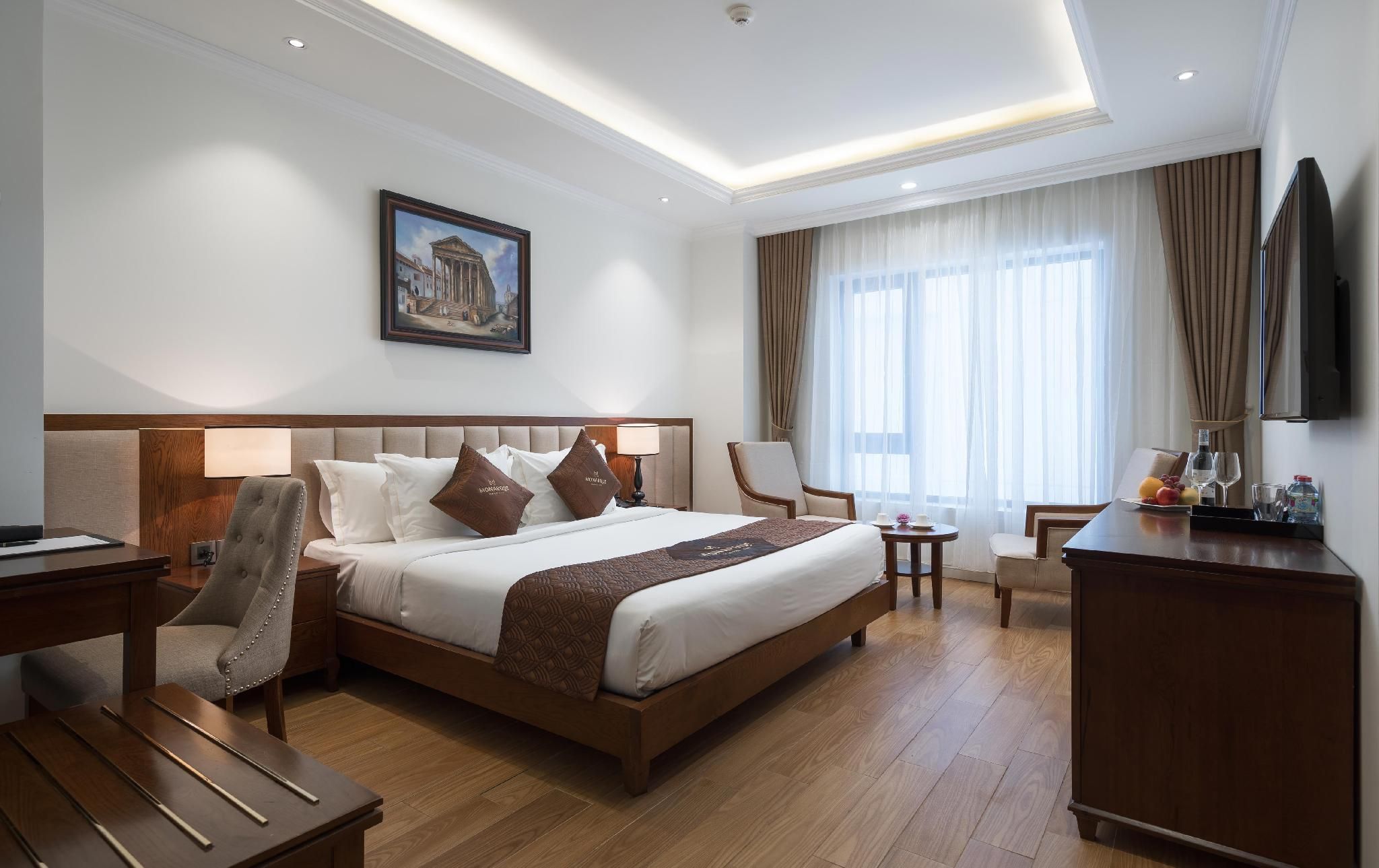 undefined Monarque Hotel Danang 5