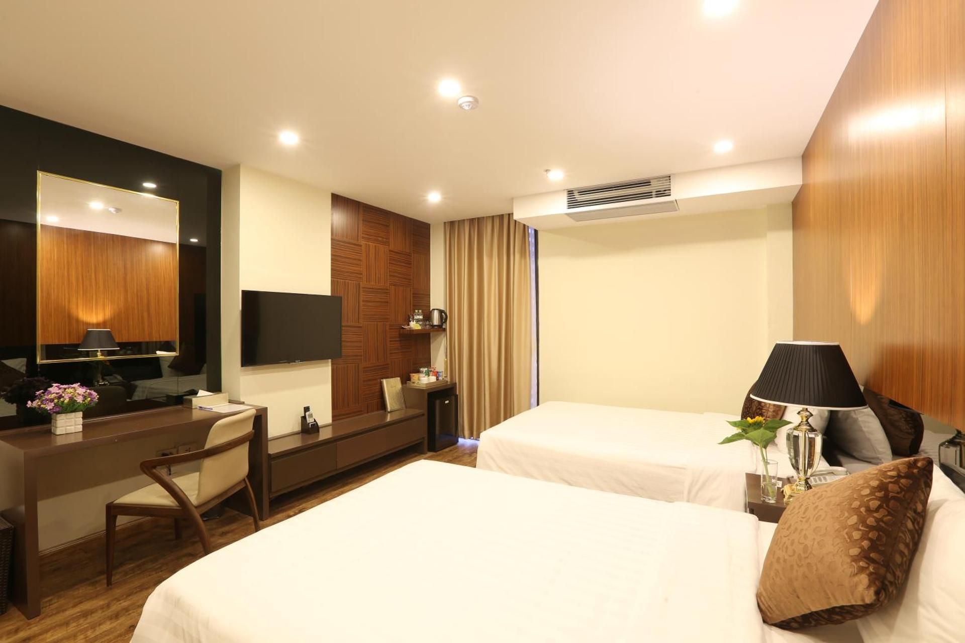 undefined Au Viet Hotel 4