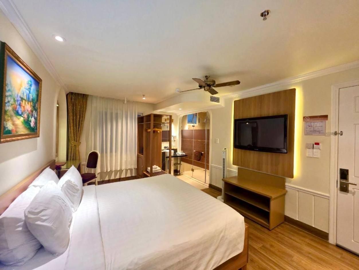 Tulip Hotel 2 Executive Double Room 7