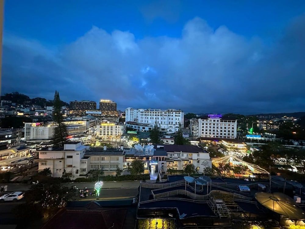 Tulip Hotel 2 Executive Double Room 9