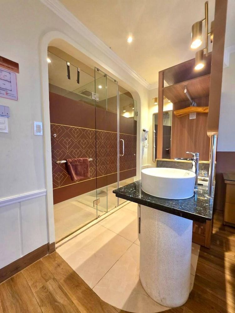 undefined Tulip Hotel 2 10