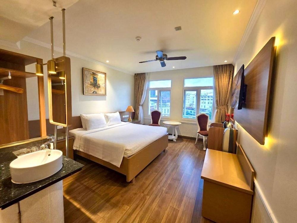 Tulip Hotel 2 Executive Double Room 4