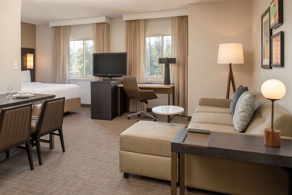Executive Studio Suite, 1 Queen Bed with Sofa bed (Hearing Accessible)