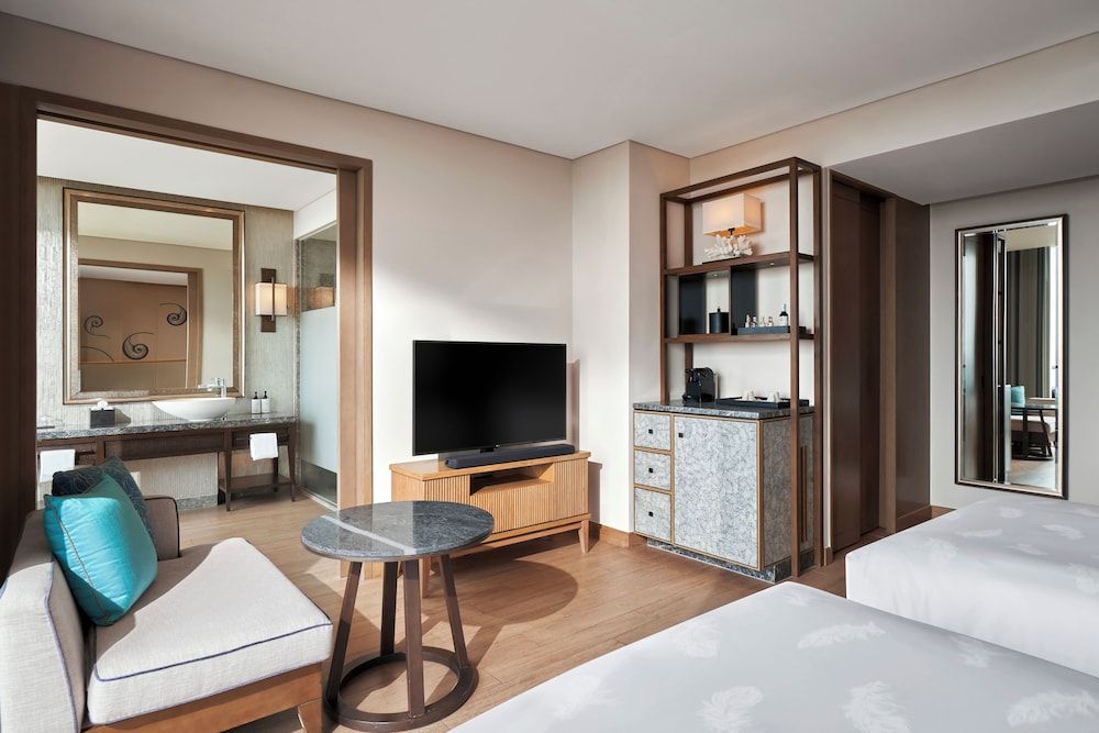 Classic Room, 1 King Bed, Balcony, Ocean View