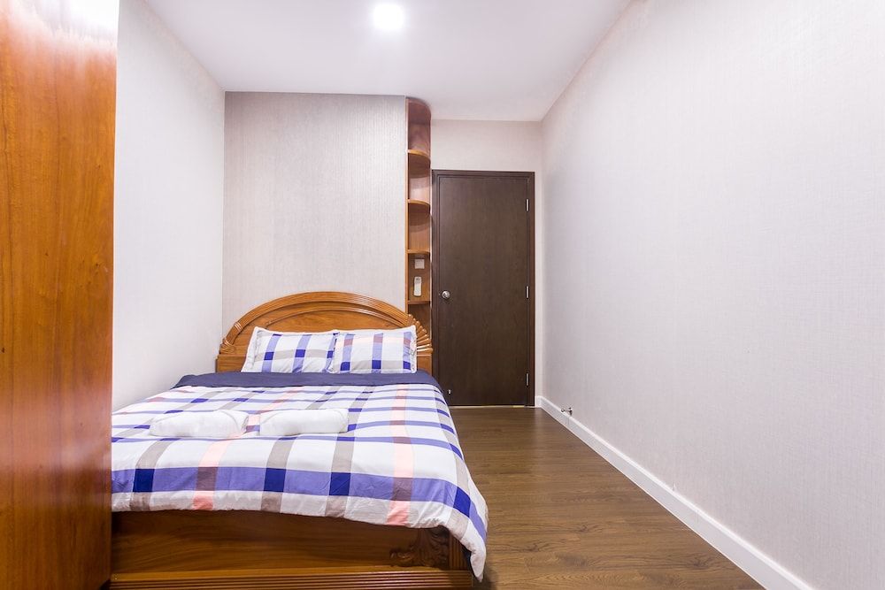 undefined Sunrise City Luxury 2BR SW Pool 15th 9