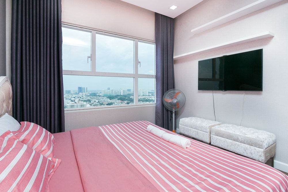 undefined Sunrise City Luxury 2BR SW Pool 15th 10