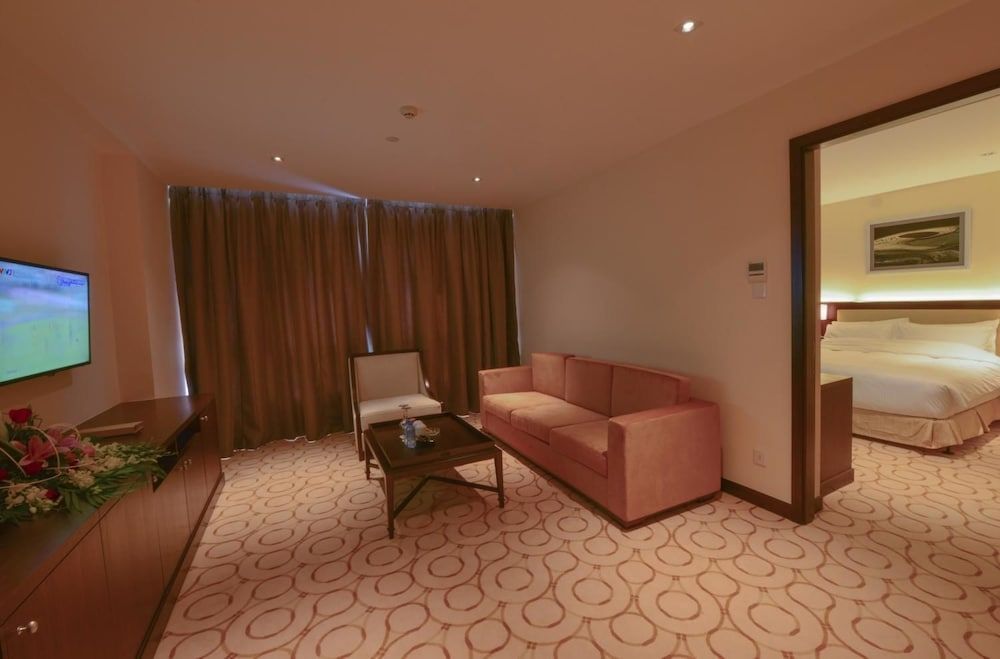 Aristo International Hotel Junior Suite 5