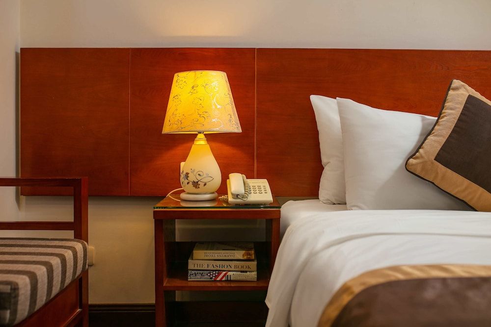 Bounty Hotel Standard Double Room (1 Big Bed Only) 4